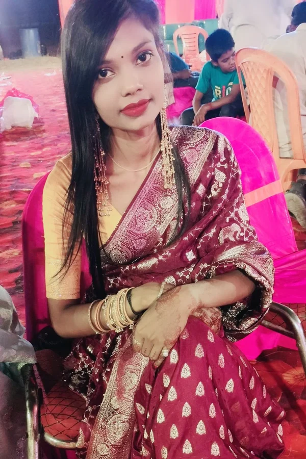 ANAMIKA 🥰